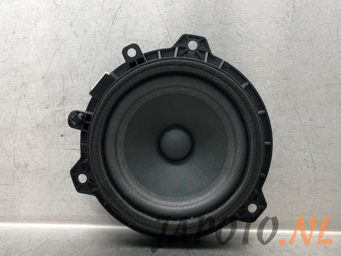 Używane Glosnik Kia Stonic (YB) 1.0i T-GDi 12V Cena € 20,99 Procedura marży oferowane przez Japoto Parts B.V.