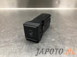 Gebrauchte Sitzheizung Schalter Toyota Yaris Cross (PB1/PJ1) 1.5 12V Hybrid 115 Preis € 24,95 Margenregelung angeboten von Japoto Parts B.V.
