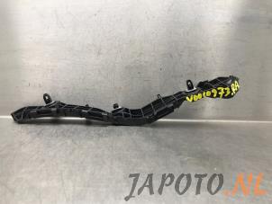 Gebrauchte Stoßstangenstütze rechts hinten Toyota Yaris Cross (PB1/PJ1) 1.5 12V Hybrid 115 Preis € 19,99 Margenregelung angeboten von Japoto Parts B.V.