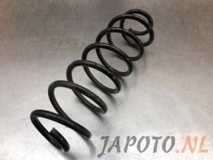 Gebrauchte Schraubenfeder hinten Toyota Yaris Cross (PB1/PJ1) 1.5 12V Hybrid 115 Preis € 29,95 Margenregelung angeboten von Japoto Parts B.V.