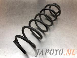 Gebrauchte Schraubenfeder hinten Toyota Yaris Cross (PB1/PJ1) 1.5 12V Hybrid 115 Preis € 29,95 Margenregelung angeboten von Japoto Parts B.V.