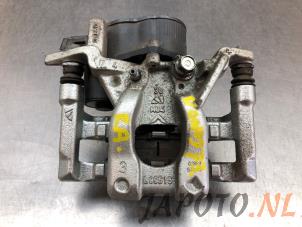 Gebrauchte Bremszange rechts hinten Toyota Yaris Cross (PB1/PJ1) 1.5 12V Hybrid 115 Preis € 99,95 Margenregelung angeboten von Japoto Parts B.V.