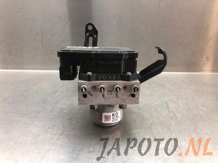 Usagé Bloc ABS Honda HR-V (RU) 1.5 i-VTEC 16V Prix € 209,95 Règlement à la marge proposé par Japoto Parts B.V.