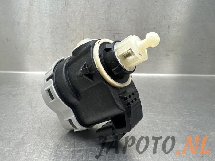 Używane Silnik reflektora Mazda MX-30 e-SkyActiv 145 Cena € 26,20 Procedura marży oferowane przez Japoto Parts B.V.