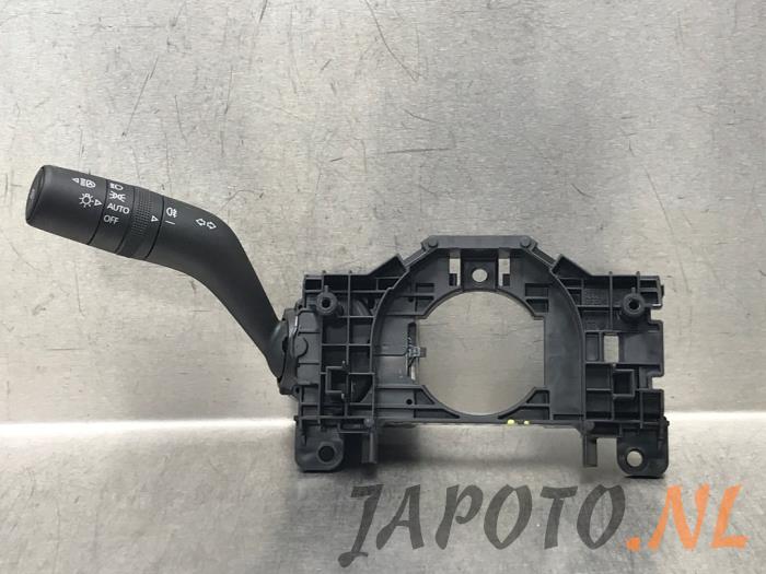 Używane Przelacznik swiatel Mazda MX-30 e-SkyActiv 145 Cena € 52,45 Procedura marży oferowane przez Japoto Parts B.V.