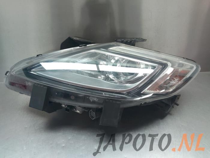 Używane Reflektor lewy Mazda CX-9 3.7 V6 24V AWD Autom. Cena € 498,75 Procedura marży oferowane przez Japoto Parts B.V.