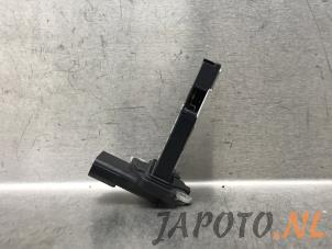 Luftmassenmesser van een Honda HR-V (RU) 1.5 i-VTEC 16V 2016