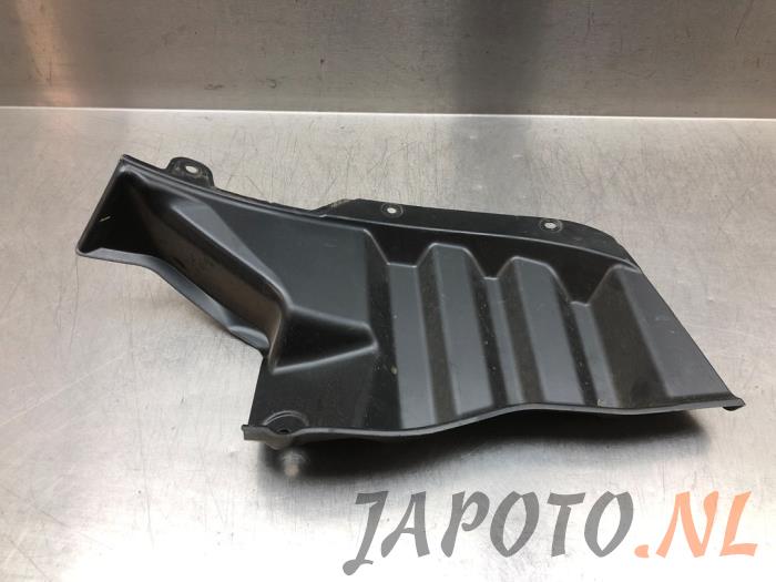 Usados Protector interno Mitsubishi Eclipse Cross (GK/GL) 2.4 16V PHEV 4x4 Precio € 26,20 Norma de margen ofrecido por Japoto Parts B.V.