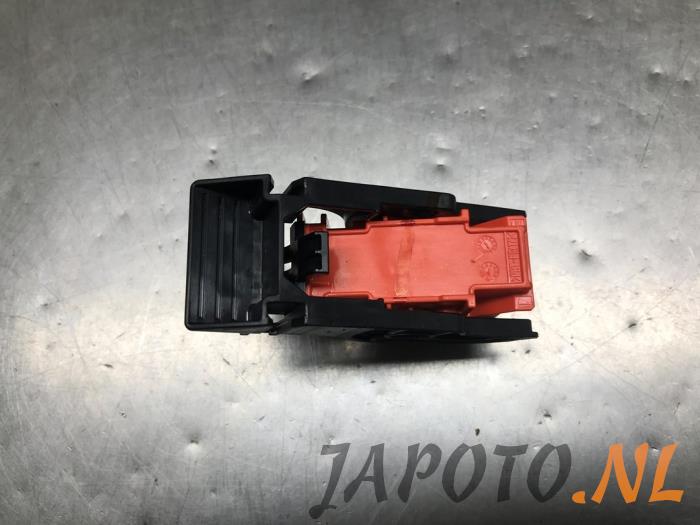 Usados Conector Mitsubishi Eclipse Cross (GK/GL) 2.4 16V PHEV 4x4 Precio € 26,20 Norma de margen ofrecido por Japoto Parts B.V.