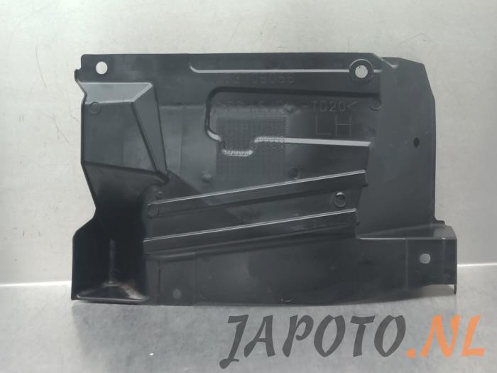 Używane Chlapacz Mitsubishi Eclipse Cross (GK/GL) 2.4 16V PHEV 4x4 Cena € 20,95 Procedura marży oferowane przez Japoto Parts B.V.