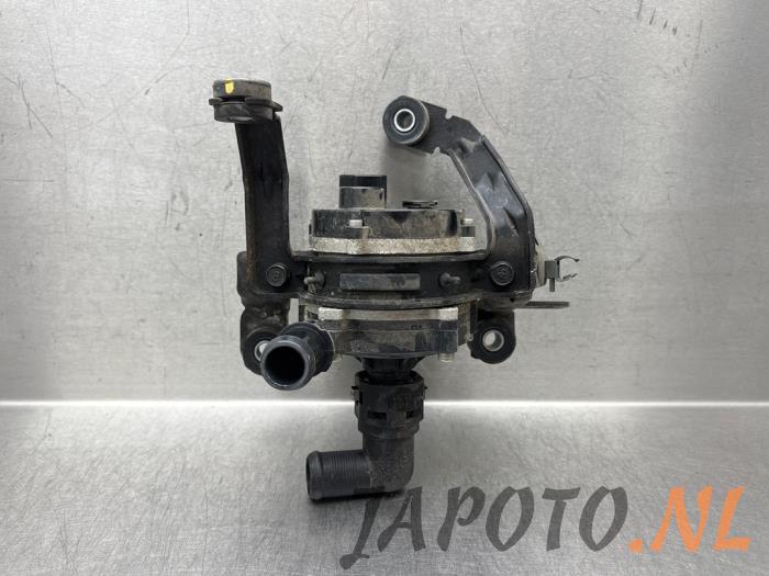 Begagnade Extra vattenpump Kia Niro I (DE) 1.6 GDI Hybrid Pris € 131,20 Marginaltabell erbjuds av Japoto Parts B.V.