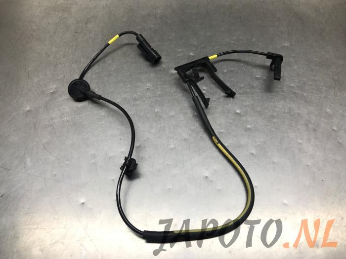 Usados Cable ABS Mitsubishi Eclipse Cross (GK/GL) 2.4 16V PHEV 4x4 Precio € 36,70 Norma de margen ofrecido por Japoto Parts B.V.