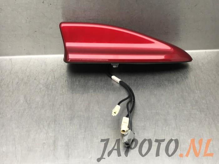Używane Antena Mitsubishi Eclipse Cross (GK/GL) 2.4 16V PHEV 4x4 Cena € 104,95 Procedura marży oferowane przez Japoto Parts B.V.