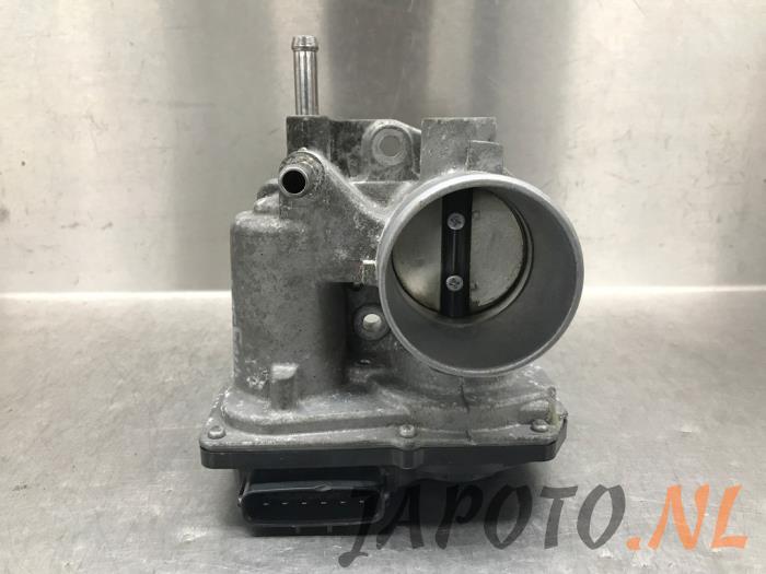 Gebrauchte Drosselklappengehäuse Toyota Yaris III (P13) 1.5 16V Hybrid Preis € 26,20 Margenregelung angeboten von Japoto Parts B.V.