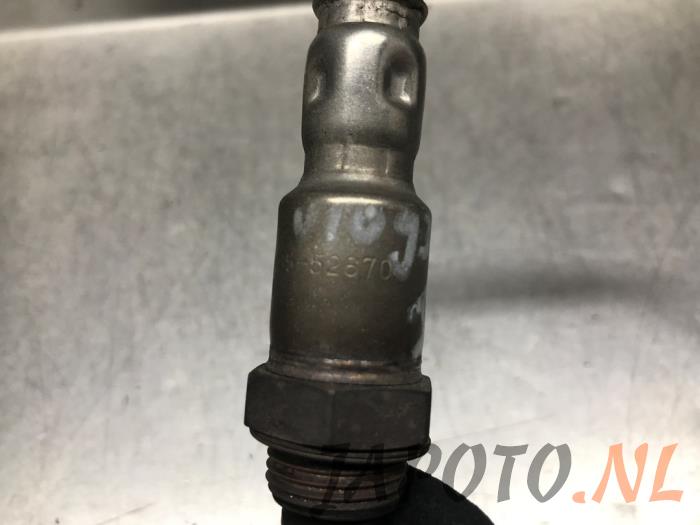Lambda probe from a Toyota Yaris III (P13) 1.5 16V Hybrid 2015