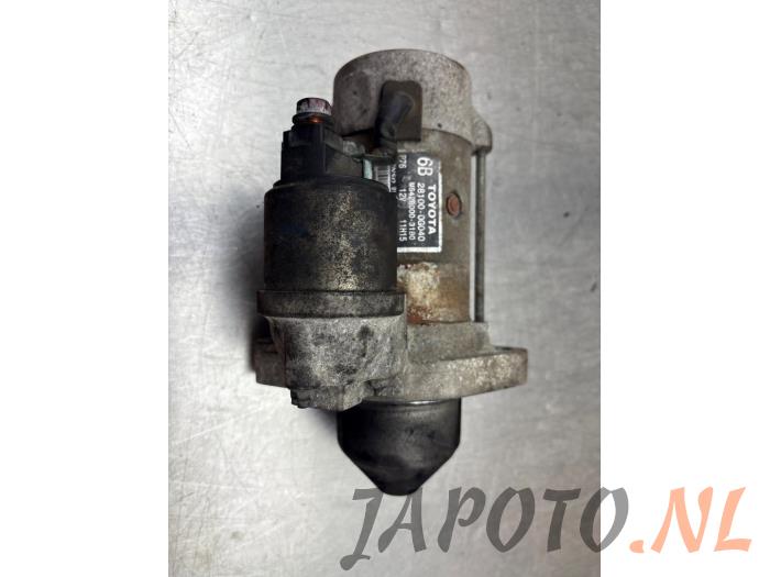 Usagé Démarreur Toyota Corolla Verso (R10/11) 2.2 D-4D 16V Prix € 36,70 Règlement à la marge proposé par Japoto Parts B.V.