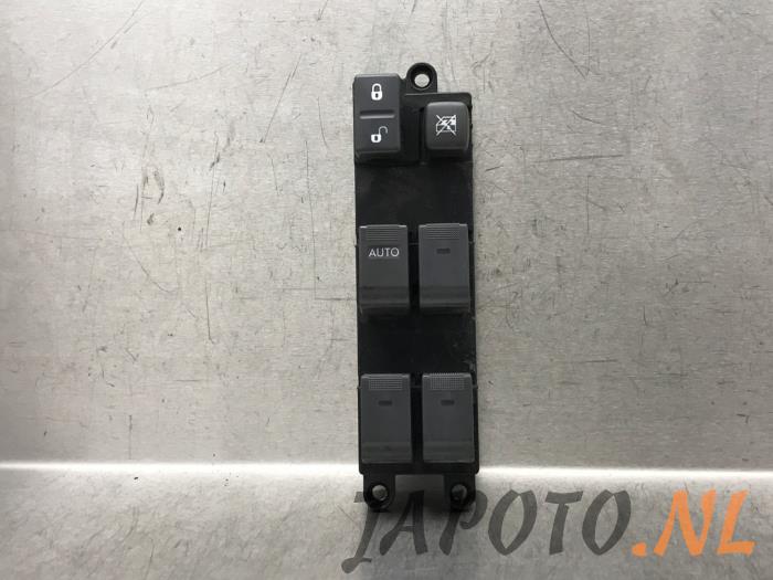 Usados Interruptor combinado de ventanillas Subaru Tribeca 3.6 24V Precio € 104,95 Norma de margen ofrecido por Japoto Parts B.V.
