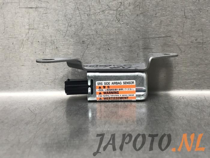 Begagnade Airbagsensor Subaru Tribeca 3.6 24V Pris € 26,20 Marginaltabell erbjuds av Japoto Parts B.V.