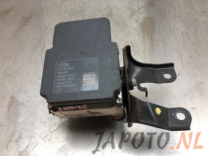 Używane Pompa ABS Toyota Yaris III (P13) 1.0 12V VVT-i Cena € 78,70 Procedura marży oferowane przez Japoto Parts B.V.