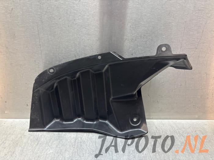 Usados Protector interno Mitsubishi Eclipse Cross (GK/GL) 2.4 16V PHEV 4x4 Precio € 26,20 Norma de margen ofrecido por Japoto Parts B.V.