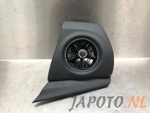 Begagnade Luftmunstycke, instrumentbräda Toyota Auris (E18) 1.8 16V Hybrid Pris € 19,99 Marginaltabell erbjuds av Japoto Parts B.V.