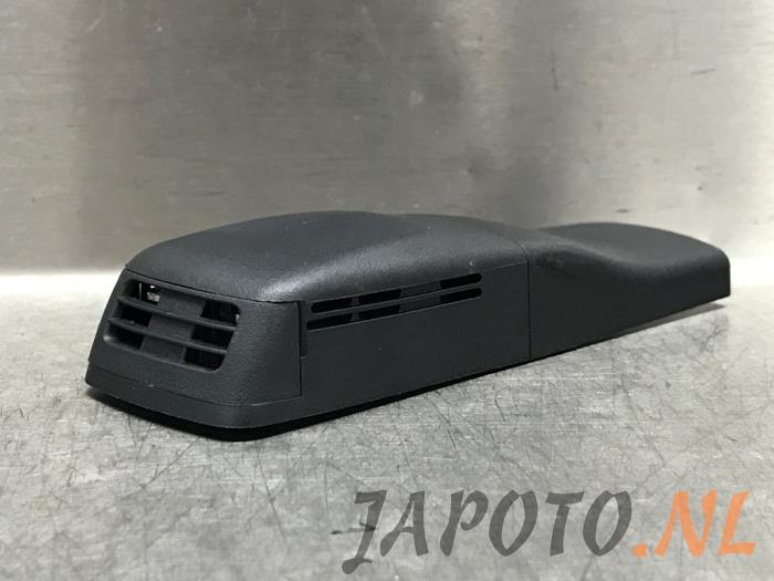 Begagnade Regnsensor Toyota Yaris IV (P21/PA1/PH1) 1.5 12V Hybrid 115 Pris € 36,70 Marginaltabell erbjuds av Japoto Parts B.V.