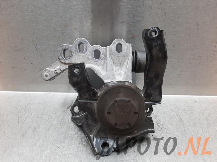 Used Engine mount Toyota Yaris IV (P21/PA1/PH1) 1.5 12V VVT-i Price € 26,20 Margin scheme offered by Japoto Parts B.V.