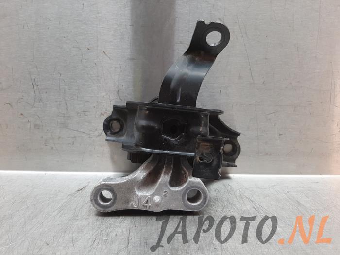 Used Engine mount Toyota Yaris IV (P21/PA1/PH1) 1.5 12V VVT-i Price € 26,20 Margin scheme offered by Japoto Parts B.V.