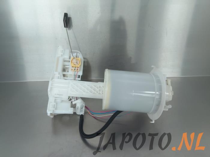 Gebrauchte Kraftstoffpumpe Elektrisch Toyota Yaris IV (P21/PA1/PH1) 1.5 12V Hybrid 115 Preis € 104,95 Margenregelung angeboten von Japoto Parts B.V.