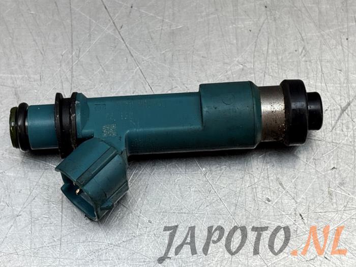 Fuel injector