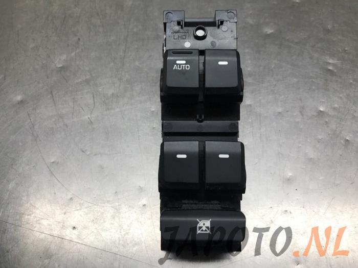Usados Interruptor combinado de ventanillas Hyundai i20 (GBB) 1.2i 16V Precio € 41,95 Norma de margen ofrecido por Japoto Parts B.V.