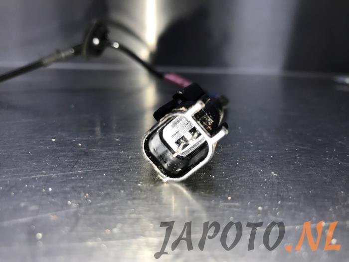 ABS-sensor från en Mitsubishi Eclipse Cross (GK/GL) 2.4 16V PHEV 4x4 2023