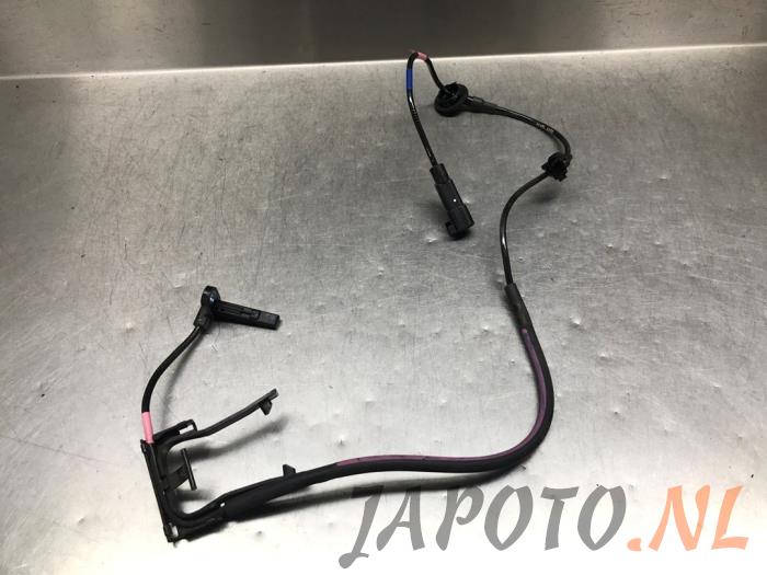 ABS-sensor från en Mitsubishi Eclipse Cross (GK/GL) 2.4 16V PHEV 4x4 2023