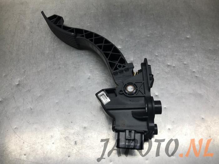 Używane Pedal gazu Mitsubishi Eclipse Cross (GK/GL) 2.4 16V PHEV 4x4 Cena € 52,45 Procedura marży oferowane przez Japoto Parts B.V.