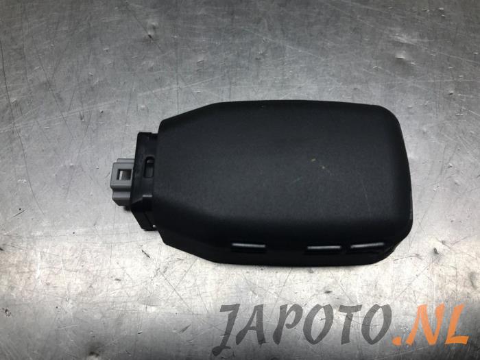 Begagnade Regnsensor Mitsubishi Eclipse Cross (GK/GL) 2.4 16V PHEV 4x4 Pris € 36,70 Marginaltabell erbjuds av Japoto Parts B.V.