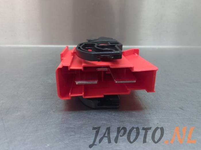 Usados Conector Mitsubishi Eclipse Cross (GK/GL) 2.4 16V PHEV 4x4 Precio € 26,20 Norma de margen ofrecido por Japoto Parts B.V.
