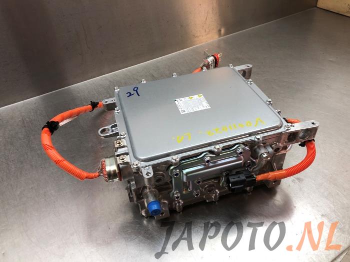 Używane Ladowarka akumulatorowa Mitsubishi Eclipse Cross (GK/GL) 2.4 16V PHEV 4x4 Cena € 1.050,00 Procedura marży oferowane przez Japoto Parts B.V.