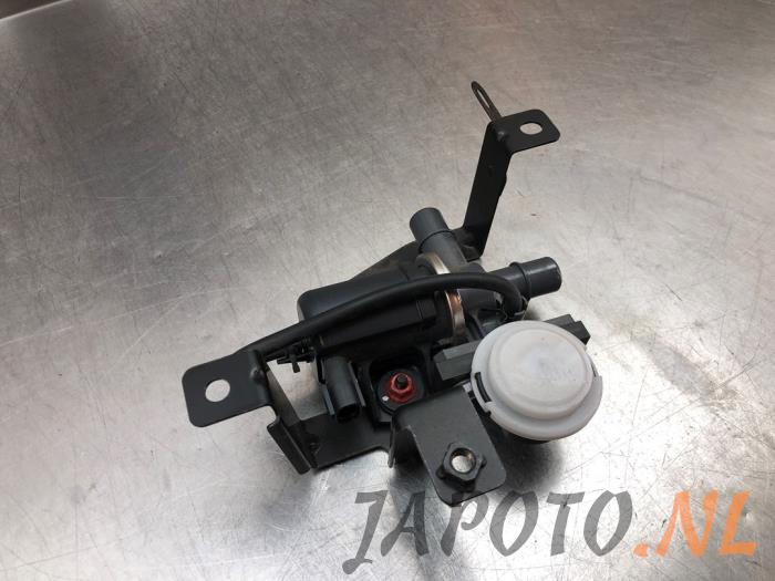 Usagé Pompe à eau Mitsubishi Eclipse Cross (GK/GL) 2.4 16V PHEV 4x4 Prix € 78,70 Règlement à la marge proposé par Japoto Parts B.V.
