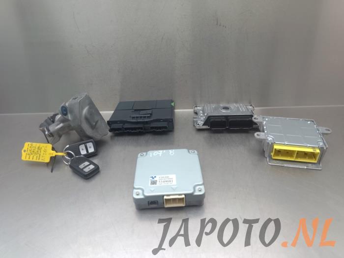 Used Ignition lock + computer Honda Jazz (GK/GP) 1.3 -i-VTEC 16V Price € 262,45 Margin scheme offered by Japoto Parts B.V.