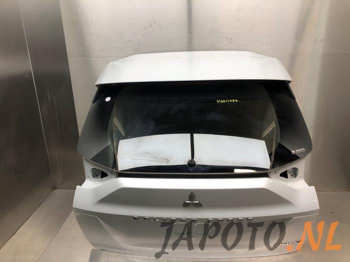Używane Tylna klapa Mitsubishi Eclipse Cross (GK/GL) 2.4 16V PHEV 4x4 Cena € 682,50 Procedura marży oferowane przez Japoto Parts B.V.