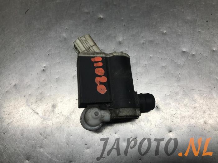 Używane Pompa spryskiwacza przód Hyundai Veloster 1.6 GDI 16V Cena € 20,95 Procedura marży oferowane przez Japoto Parts B.V.
