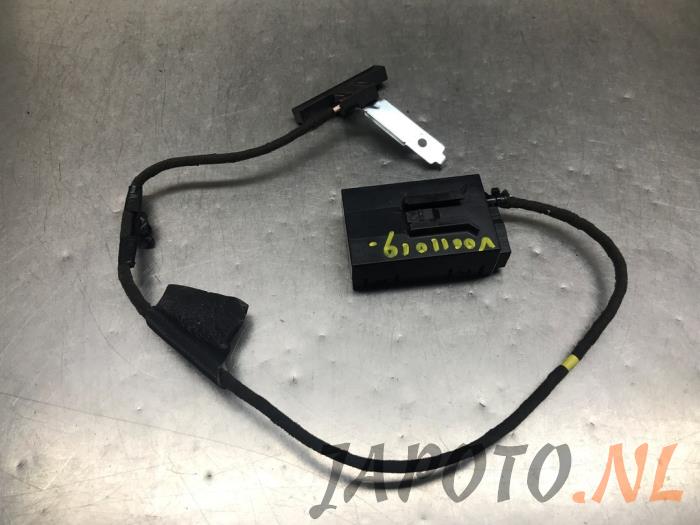 Używane Antena (rózne) Mitsubishi Outlander (GF/GG) 2.0 16V PHEV 4x4 Cena € 78,70 Procedura marży oferowane przez Japoto Parts B.V.