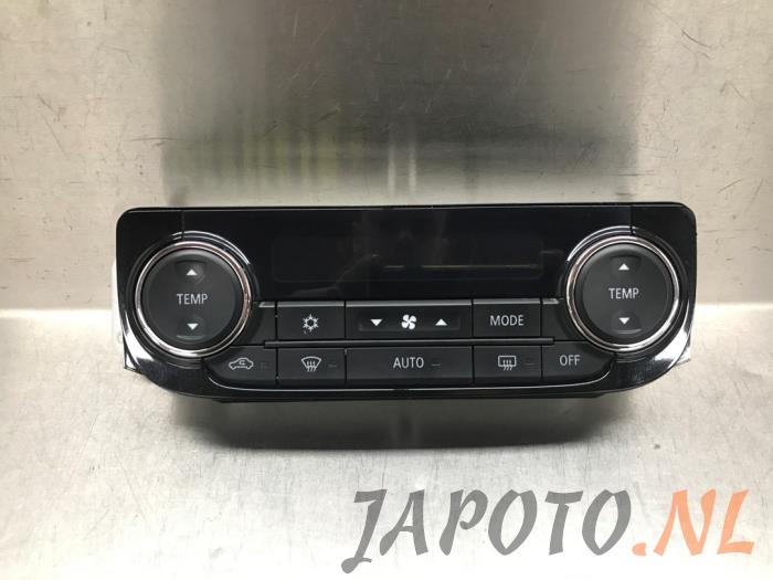 Begagnade Värmekontrollpanel Mitsubishi Outlander (GF/GG) 2.0 16V PHEV 4x4 Pris € 104,98 Marginaltabell erbjuds av Japoto Parts B.V.