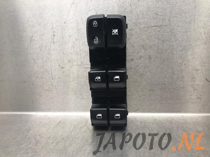 Usados Interruptor combinado de ventanillas Kia Picanto (JA) 1.0 12V Precio € 36,74 Norma de margen ofrecido por Japoto Parts B.V.