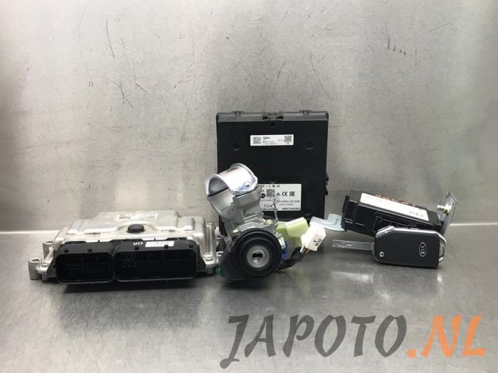 Used Ignition lock + computer Kia Ceed Sportswagon (CDF) 1.0i T-GDi 12V Price € 313,95 Margin scheme offered by Japoto Parts B.V.