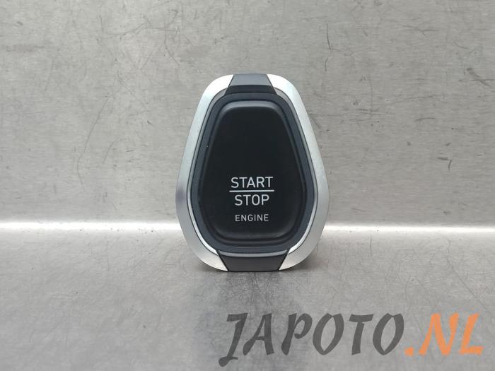 Używane Przelacznik Start/Stop Lynk &amp; Co 01 1.5 PHEV Cena € 26,20 Procedura marży oferowane przez Japoto Parts B.V.
