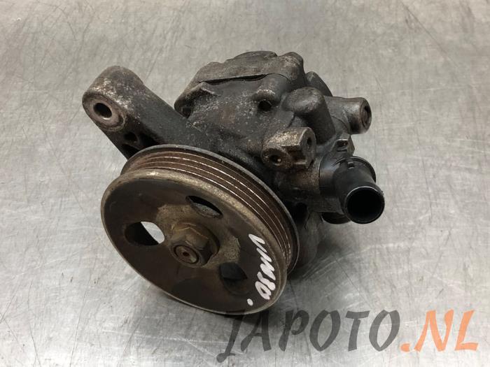 Usagé Pompe de direction Honda FR-V (BE) 1.7 16V Prix € 104,95 Règlement à la marge proposé par Japoto Parts B.V.