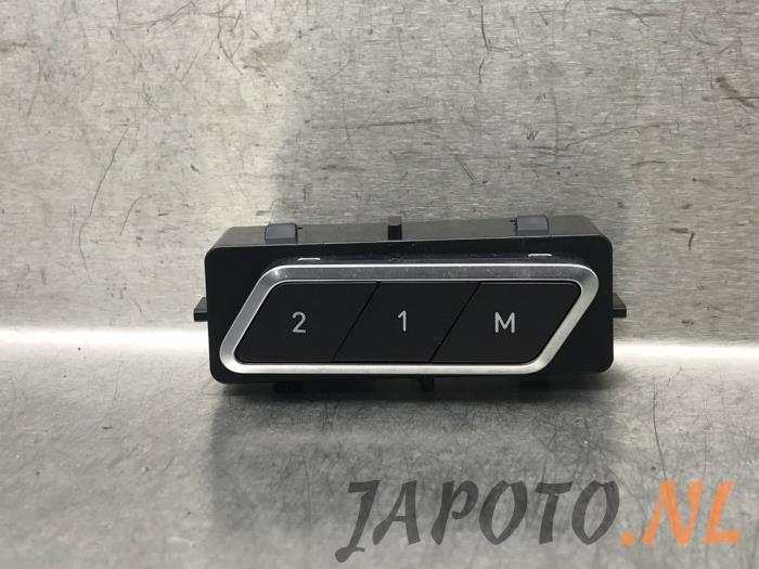 Begagnade Brytare, eldrivet säte Lynk &amp; Co 01 1.5 PHEV Pris € 26,20 Marginaltabell erbjuds av Japoto Parts B.V.