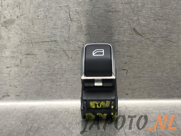 Usados Interruptor de ventanilla eléctrica Lynk &amp; Co 01 1.5 PHEV Precio € 15,70 Norma de margen ofrecido por Japoto Parts B.V.