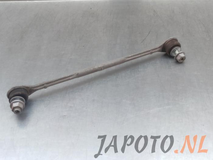 Używane Stabilizator przód Lexus LBX 1.5 Hybrid 2WD Cena € 15,70 Procedura marży oferowane przez Japoto Parts B.V.